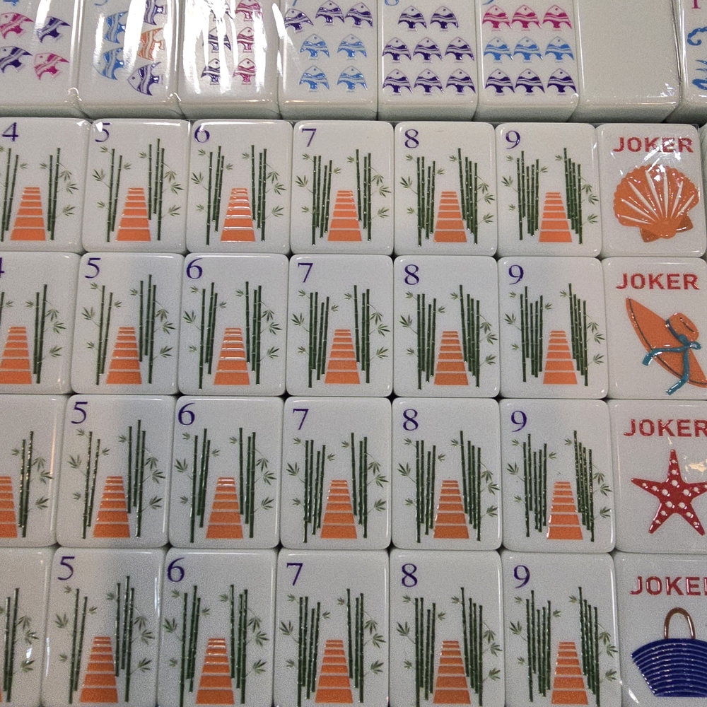 Island Vacation /  Hawaii / Caribbean / Mexico Mahjong Set with Kelly Green Back - Picture 7 of 10